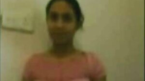 Noemie Bilas کے ساتھ اس کی چھوٹی چوچیان